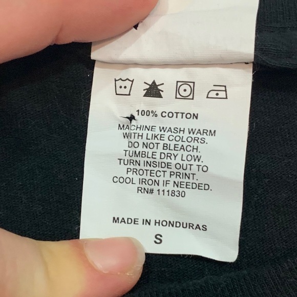 Men’s Converse Bay Island Black Graphic Tee - Picture 4 of 8